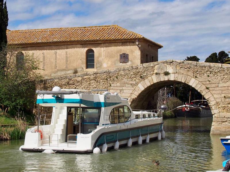 Book yachts online - motorboat - Octo Fly - Bois le Duc NL - rent