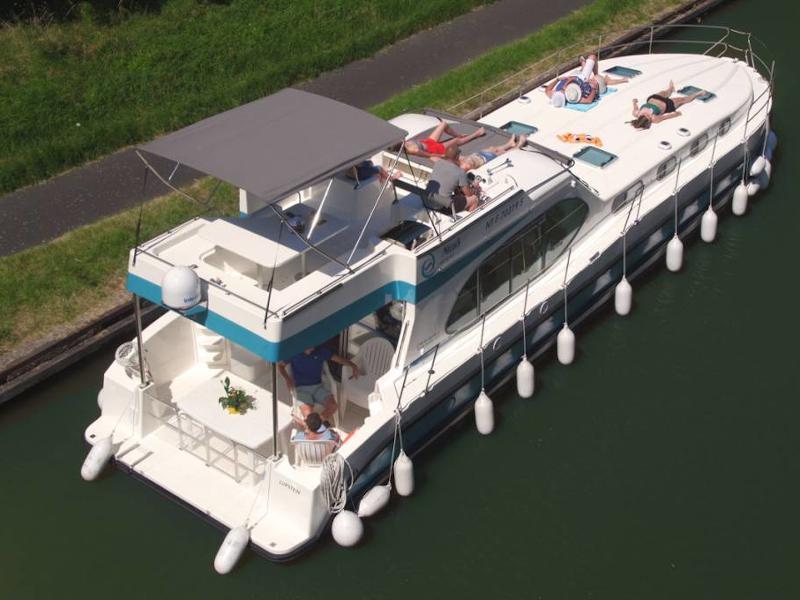 Book yachts online - motorboat - Octo Fly - Bois le Duc NL - rent