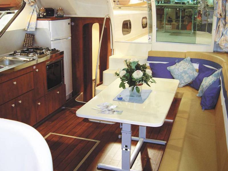 Book yachts online - motorboat - Confort 1100 - NEUSTRELITZ DE - rent