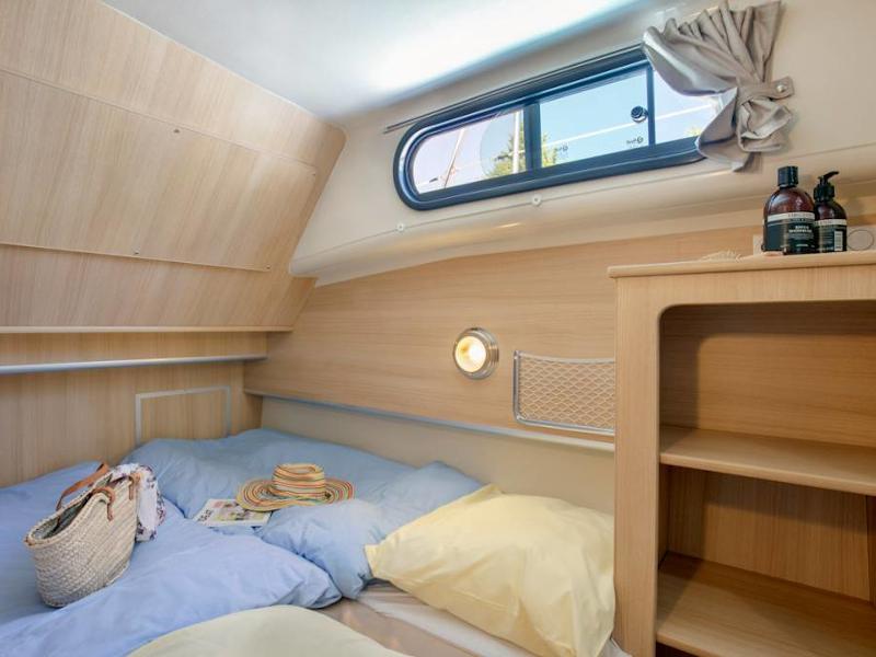 Book yachts online - motorboat - Octo Fly C - LUPSTEIN FR - rent