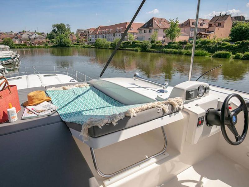 Book yachts online - motorboat - Octo Fly C - LUPSTEIN FR - rent