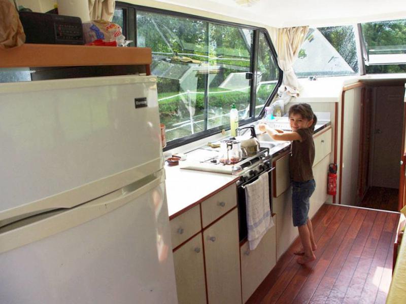Book yachts online - motorboat - Sedan 1170 - MOURAO PO - rent