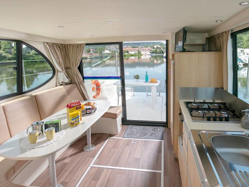 Book yachts online - motorboat - Octo Fly - Den Haag NL - rent