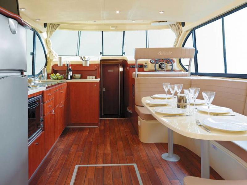 Book yachts online - motorboat - Estivale Sixto Prestige C - NIDERVILLER  FR - rent