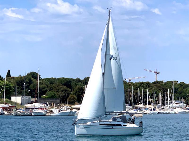 Book yachts online - sailboat - Bavaria Cruiser 33 - Chili - rent
