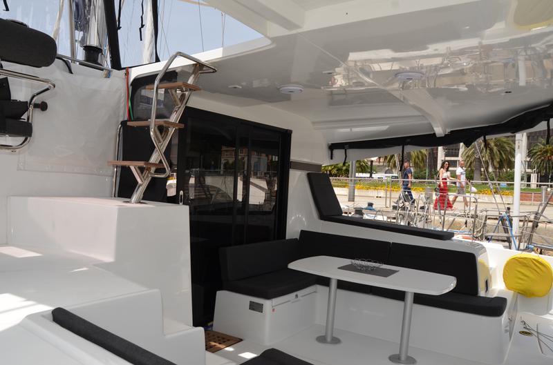 Book yachts online - catamaran - Lagoon 42 - Balute - rent