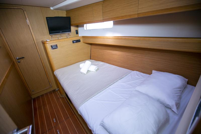 Book yachts online - sailboat - Jeanneau 57 - Messenger - rent