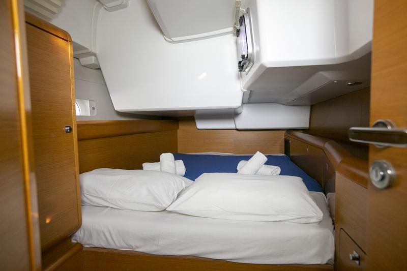 Book yachts online - sailboat - Sun Odyssey 509 - Nefeli | with A/C, generator, inverter, solar panels - rent