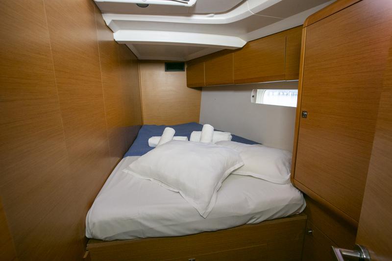 Book yachts online - sailboat - Sun Odyssey 509 - Nefeli | with A/C, generator, inverter, solar panels - rent