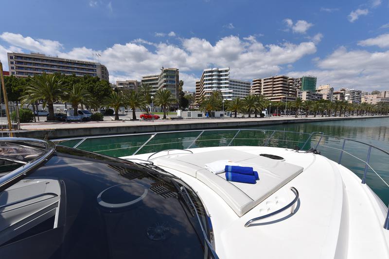 Book yachts online - motorboat - Camargue 50 - GOODLIFE - rent