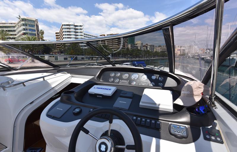 Book yachts online - motorboat - Camargue 50 - GOODLIFE - rent
