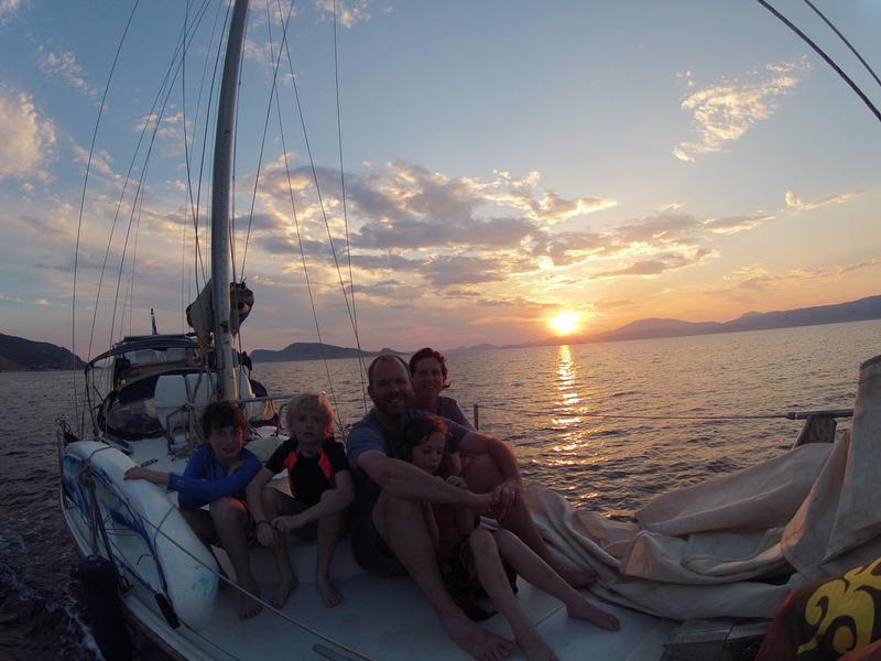 Book yachts online - sailboat - Jeanneau 41 - Ikarian Spirit - rent