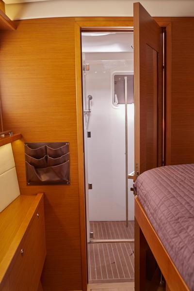 Book yachts online - catamaran - Lagoon 560 - Big Gani - rent