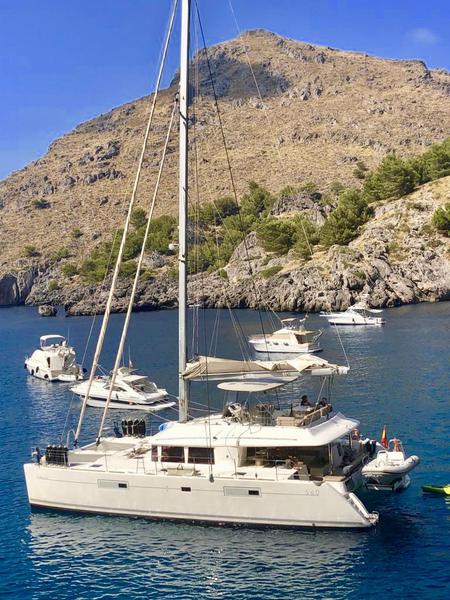 Book yachts online - catamaran - Lagoon 560 - Big Gani - rent