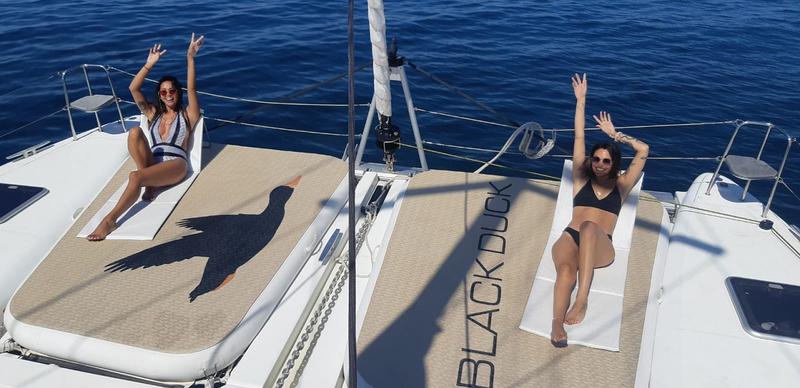 Book yachts online - catamaran - Lagoon 450 - Black Duck - rent