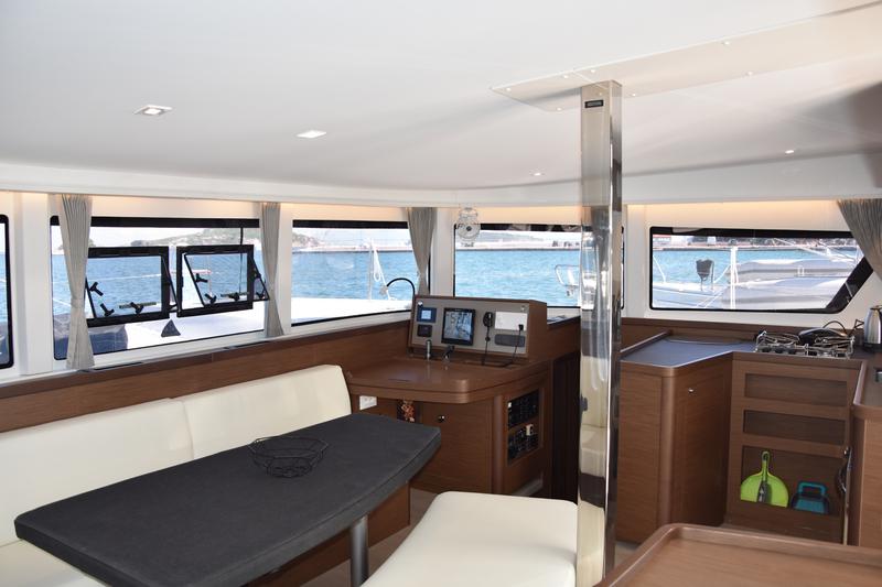 Book yachts online - catamaran - Lagoon 42 - Kit Cat - rent