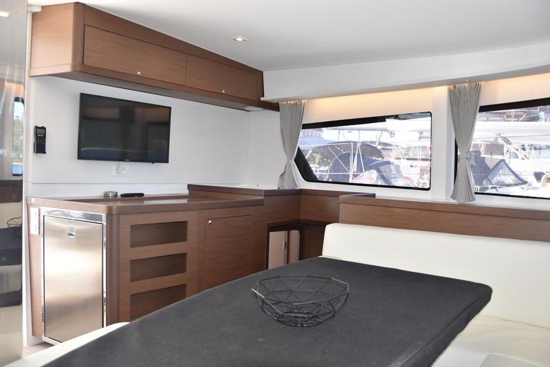 Book yachts online - catamaran - Lagoon 42 - Kit Cat - rent
