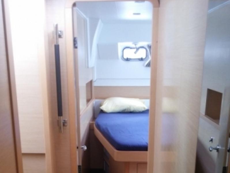 Book yachts online - catamaran - Lagoon 400 S2 - Ruby - rent