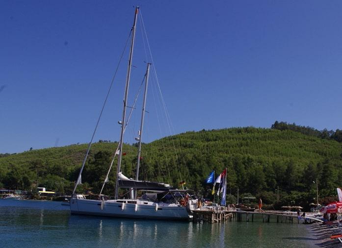 Book yachts online - sailboat - Hanse 470e - Brista - rent