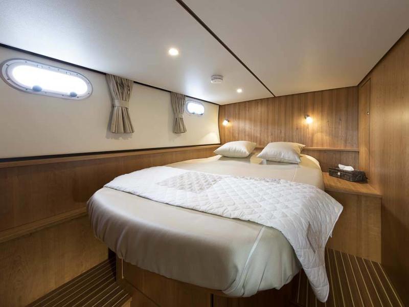 Book yachts online - motorboat - Linssen Grand Sturdy 35.0 AC - Stella - rent