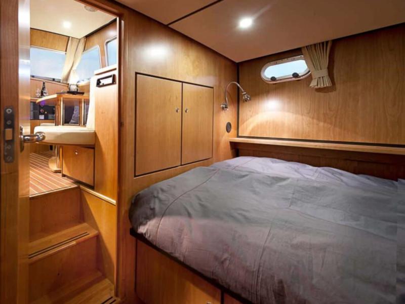 Book yachts online - motorboat - Linssen Grand Sturdy 30.9 AC - Nova Vita - rent