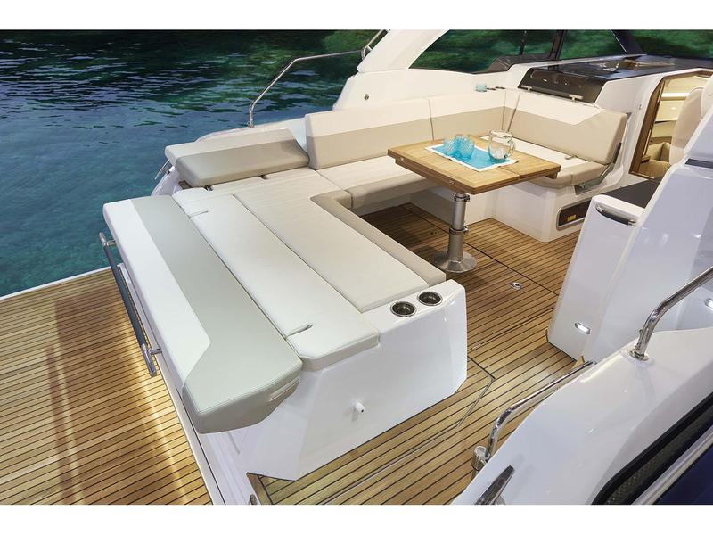 Book yachts online - motorboat - Leader 33 - Manteca - rent
