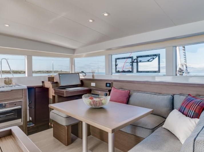 Book yachts online - catamaran - Lagoon 40 - Hayra - rent