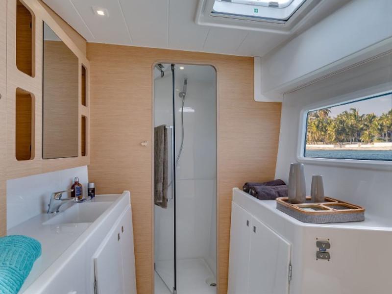 Book yachts online - catamaran - Lagoon 42 Owner version - NURIA - rent