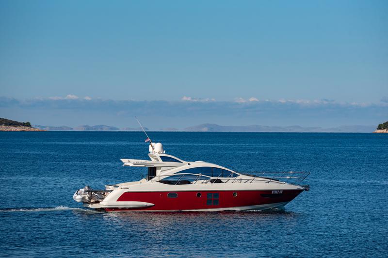 Book yachts online - motorboat - Azimut 43 - Bruna 2 - rent