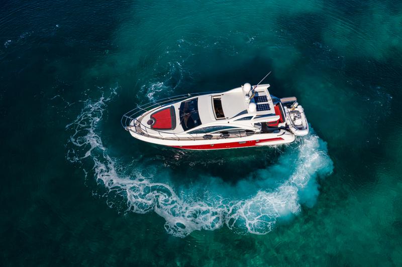 Book yachts online - motorboat - Azimut 43 - Bruna 2 - rent