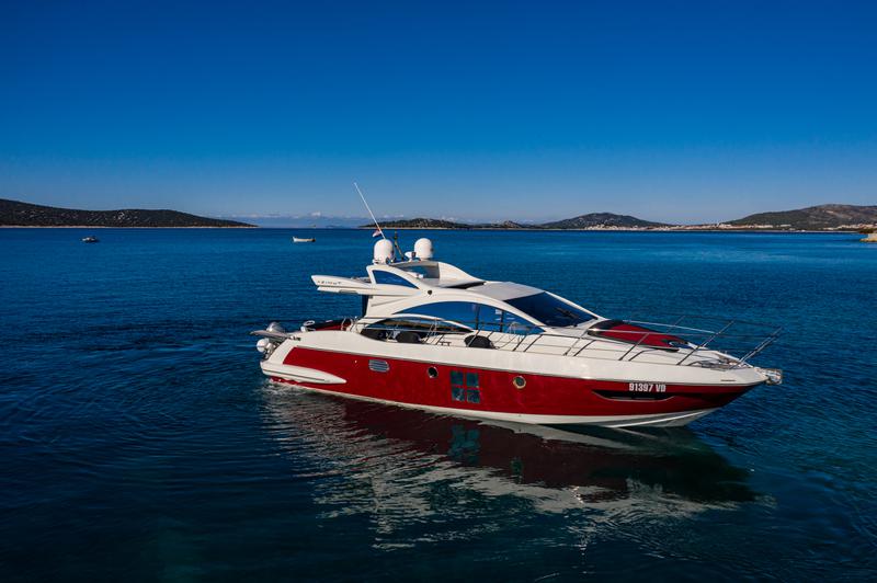 Book yachts online - motorboat - Azimut 43 - Bruna 2 - rent
