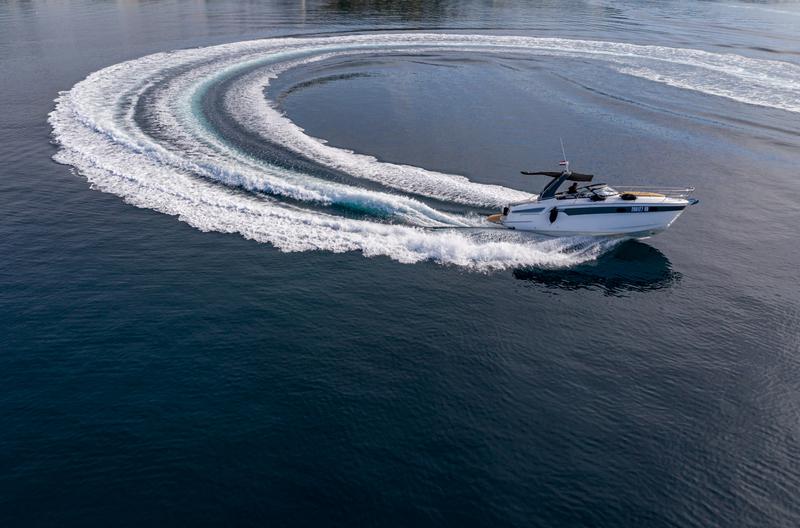 Book yachts online - motorboat - Bavaria 29 Sport - Nena - rent
