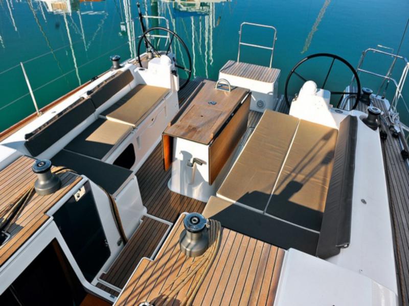 Book yachts online - sailboat - Dufour 500 - Josephine - rent