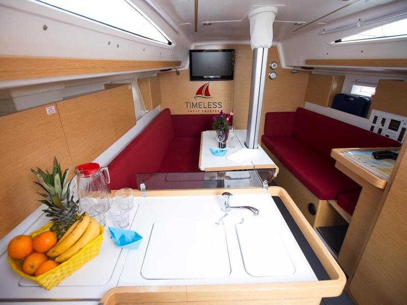 Book yachts online - sailboat - Elan 350 - VICTOR - rent