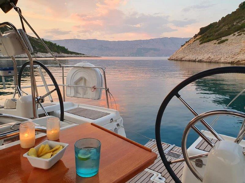 Book yachts online - sailboat - Sun Odyssey 439 - LADY LINDA - rent
