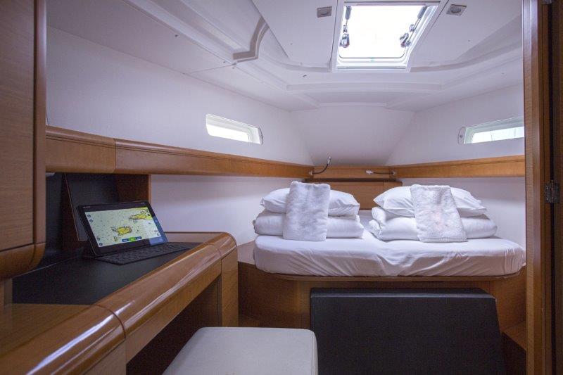 Book yachts online - sailboat - Sun Odyssey 439 - LADY LINDA - rent