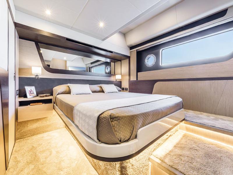 Book yachts online - motorboat - Absolute 47 Fly - Vardo - rent