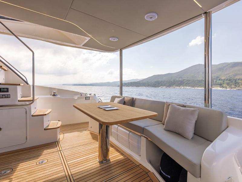 Book yachts online - motorboat - Absolute 47 Fly - Vardo - rent
