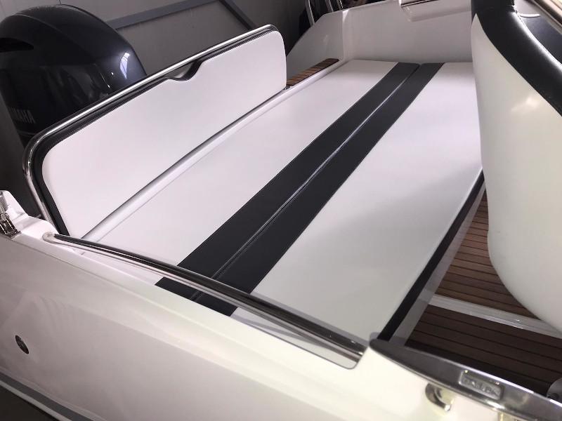 Book yachts online - motorboat - Galeon Galia 630 Sundeck - Ana - rent
