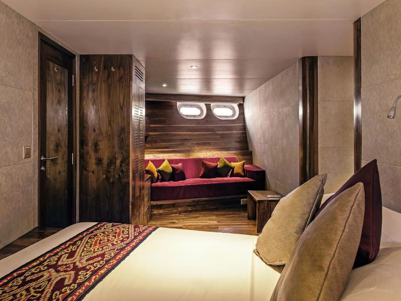 Book yachts online - motorboat - Motoryacht - Scubaspa Ying - rent