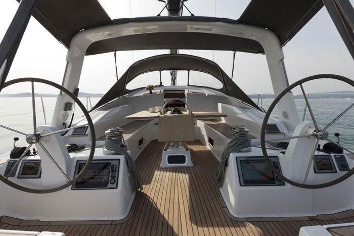 Book yachts online - sailboat - Wauquiez Pilot Saloon 55 - ADIQELL - rent