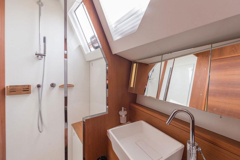 Book yachts online - sailboat - Wauquiez Pilot Saloon 55 - ADIQELL - rent