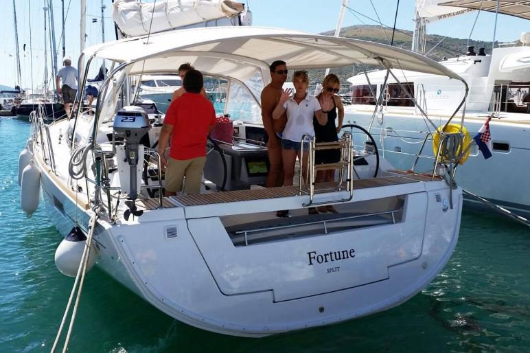 Book yachts online - sailboat - Beneteau Oceanis 45 - Fortune - rent
