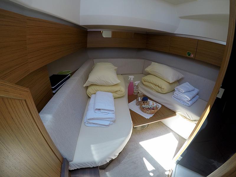 Book yachts online - motorboat - Greenline Neo HT - Skorpionas  - rent