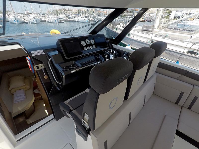 Book yachts online - motorboat - Greenline Neo HT - Skorpionas  - rent