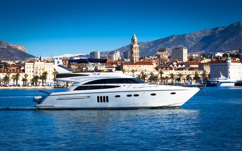Book yachts online - motorboat - Princess 62 - Pamango - rent