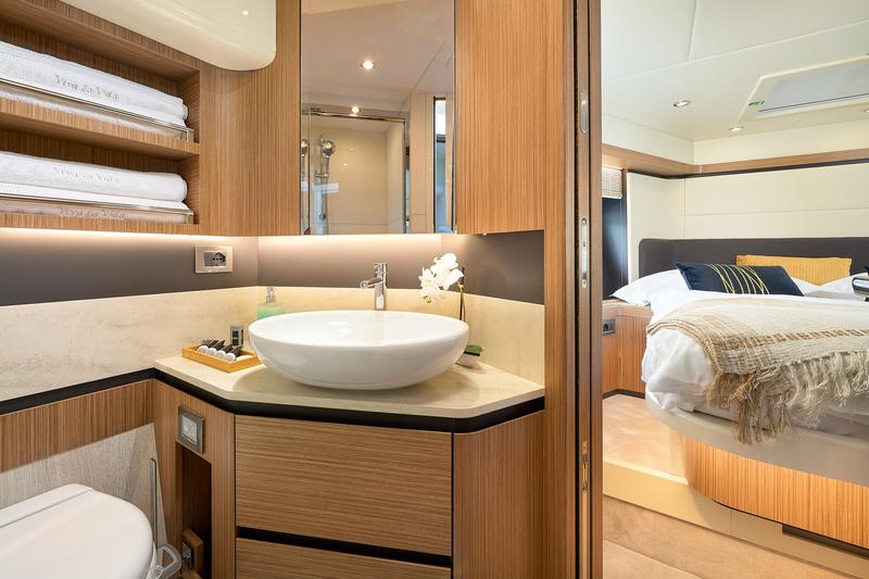 Book yachts online - motorboat - Absolute 50 Fly - VivaLaVida - rent
