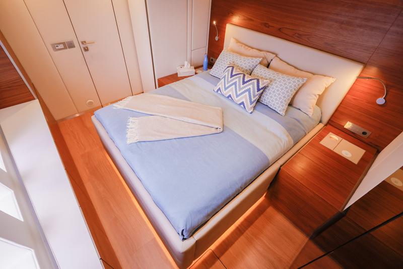 Book yachts online - catamaran - Sunreef 80 - Fantastic Too - rent