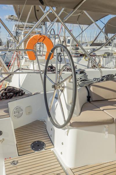 Book yachts online - sailboat - Sun Odyssey 410 - SALTY - rent