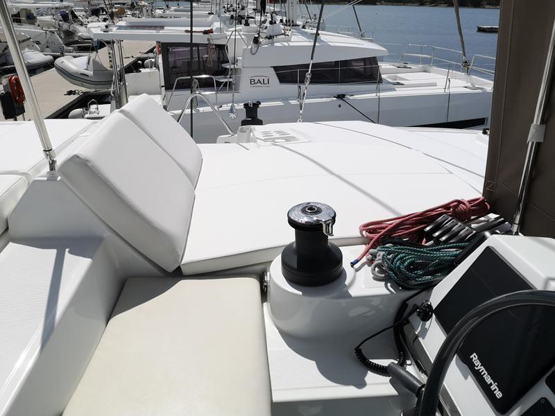 Book yachts online - catamaran - Bali 4.1-3 cab. ROLL MAINSAIL - LADY POLA  - rent